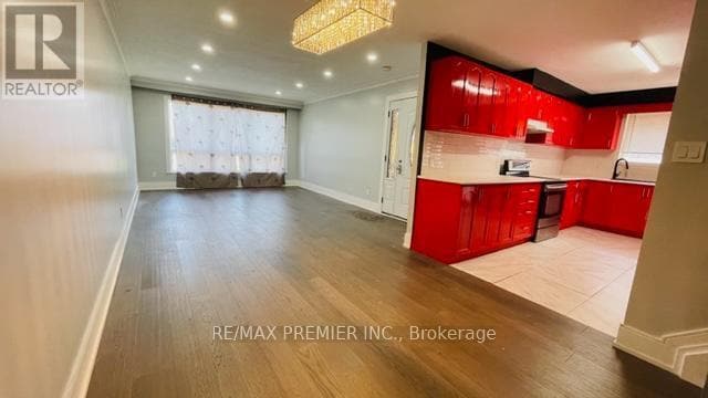 Building Photo - 102 Northover St