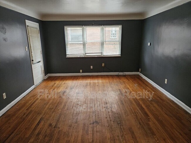 Building Photo - 2437 Vera Ave