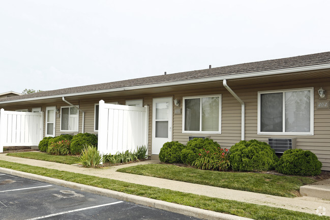 Building Photo - Bedford Meadows