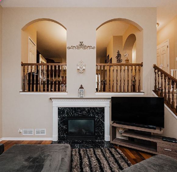 Gran salón en el primer piso - 1161 Kilbery Ln