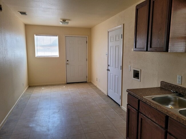 Building Photo - 1206 Autumn Ave