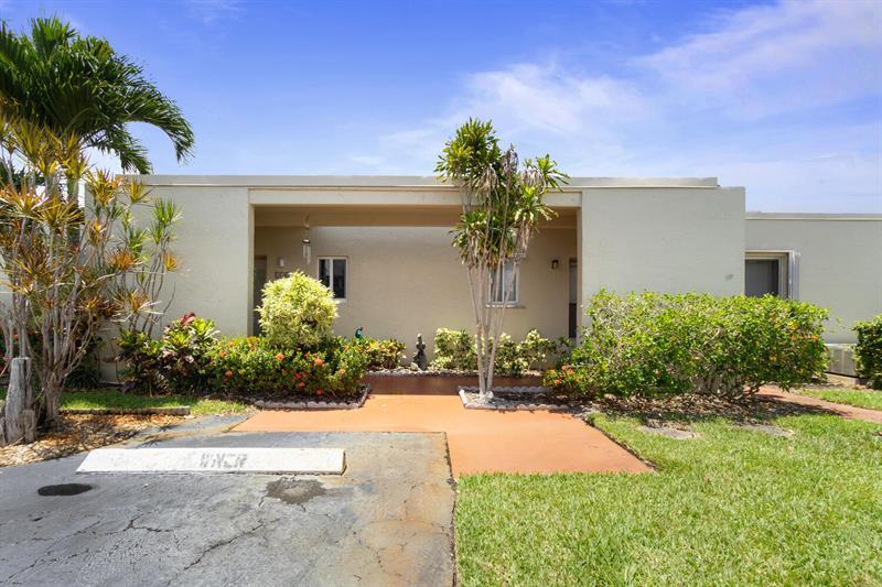 Foto principal - 2538 Boundbrook Dr S