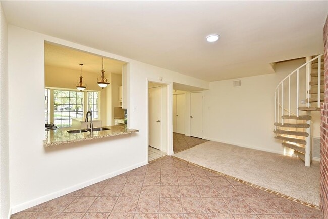 Foto del edificio - 2035 Shorewood Ln