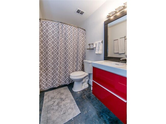 Building Photo - First Floor  2/2 CONDO NEAR DISNEY AND CEL...