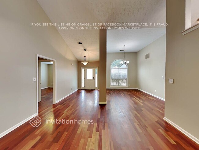 Foto del edificio - 660 Peachtree Trails Dr