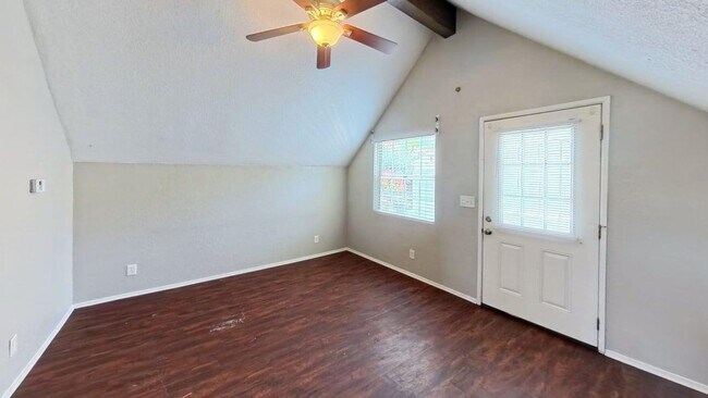 Foto del edificio - 17339 Akley St