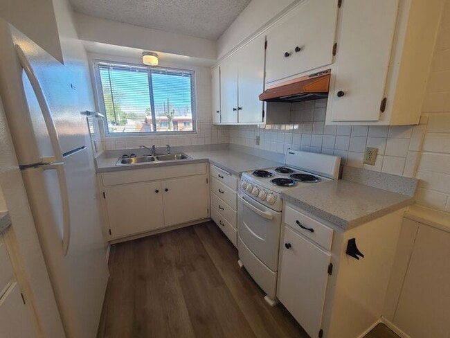 Building Photo - Charming 1 bedroom 1 bathroom