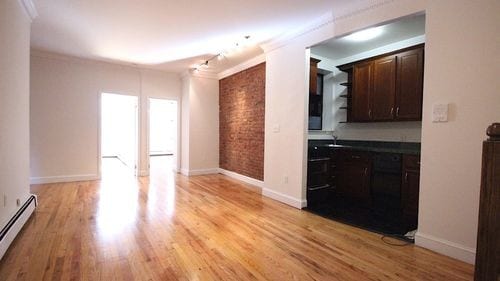 Primary Photo - 235 E 13th St