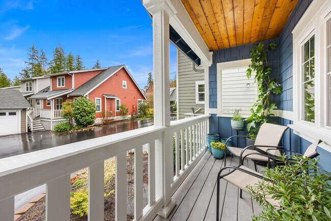 Foto del edificio - Impeccable Bainbridge Island Townhome