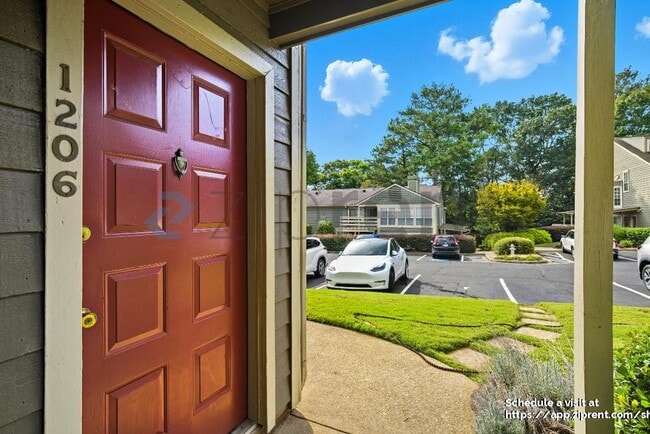 Building Photo - 1206 Riverview Dr