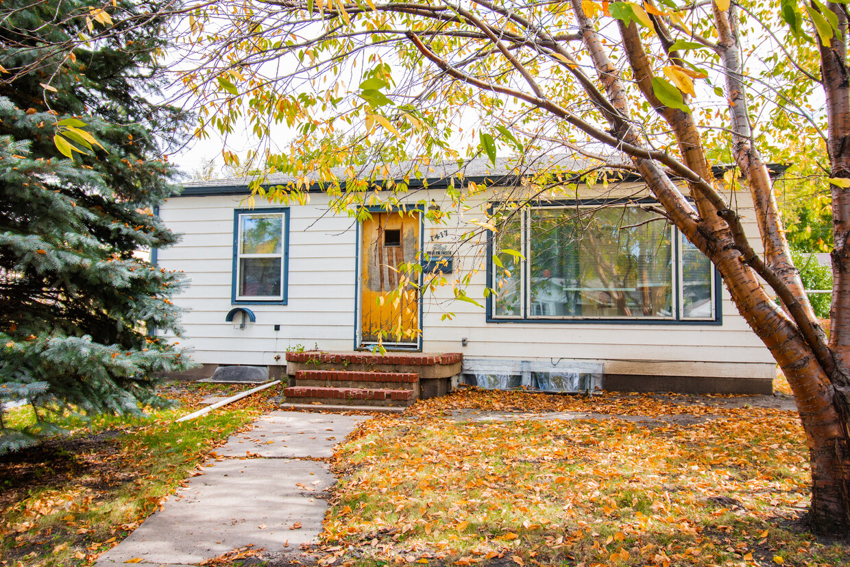 Front - 1417 12th St N