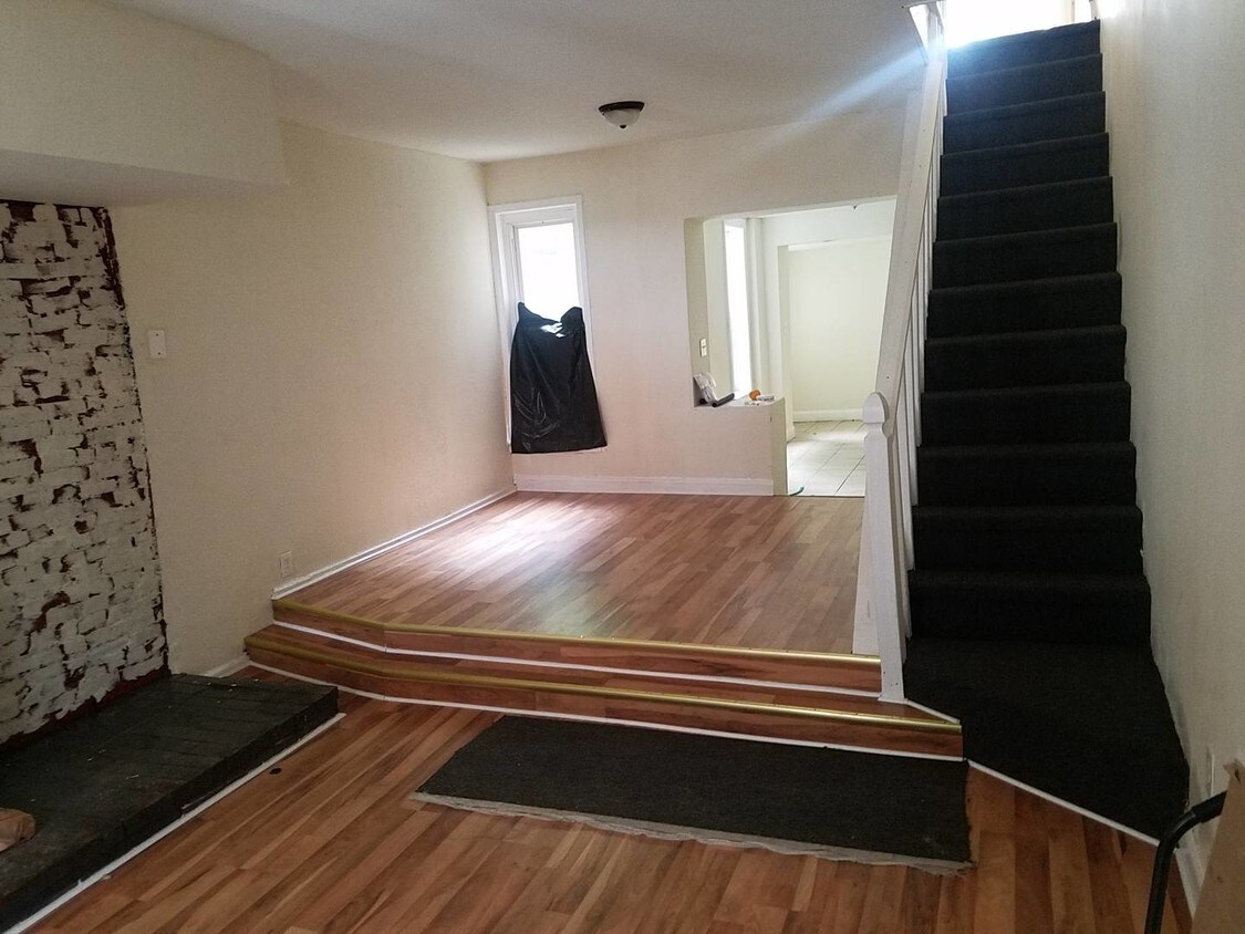 Primary Photo - 3621 N Camac St
