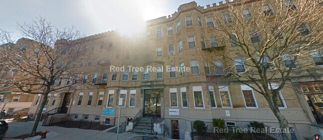 Foto del edificio - 64 Brighton Ave