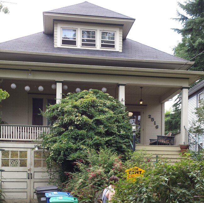 Foto del edificio - 2516 SE YAMHILL ST