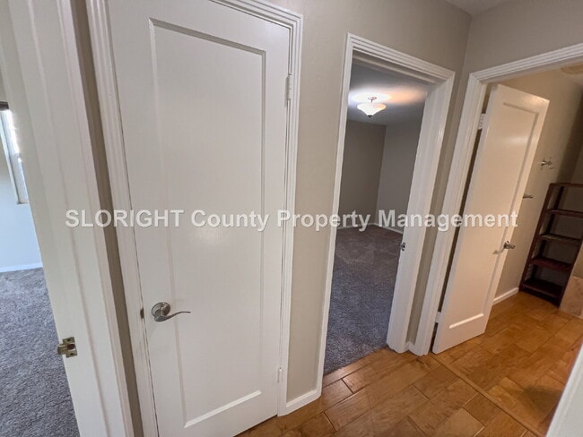 Building Photo - AVAILABLE NOW - Charming Home Just ½ Mile from Downtown Paso Robles - 2 Bed / 1 Bath