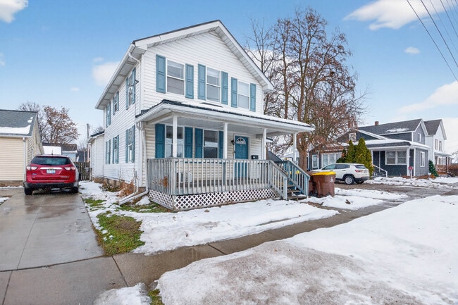 Building Photo - 120 S Main St