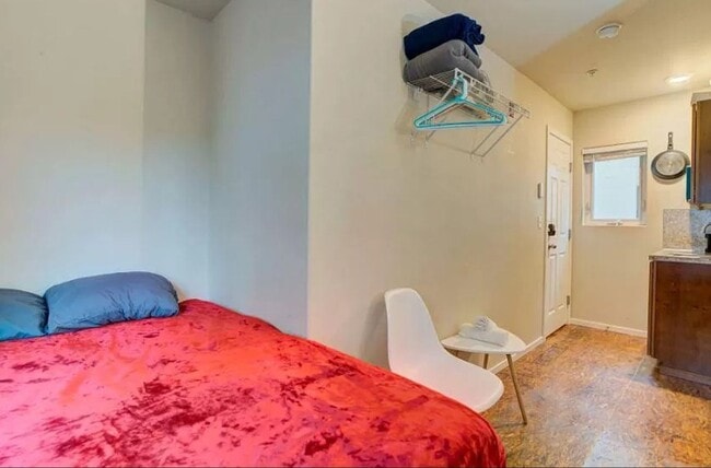 Building Photo - Furnished Studios Perfect for Short-Term R...