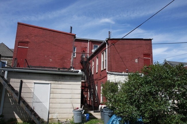 Building Photo - 518 S Main St