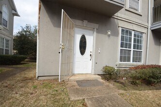 Building Photo - 11045 Landswalk Dr