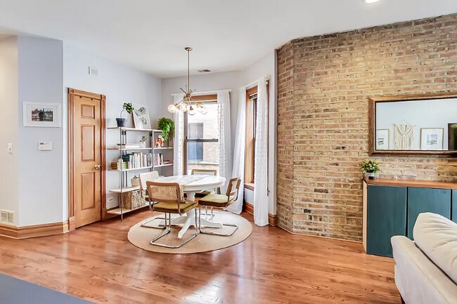 Foto del edificio - 846 W Newport Ave