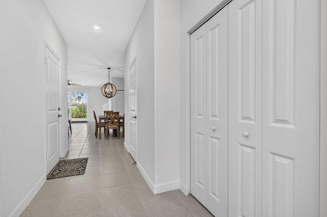 Foto del edificio - 846 SE Grovebush Ln