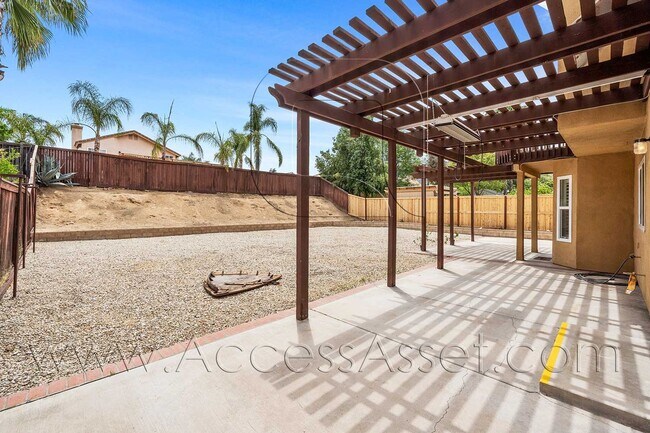 Foto del edificio - 32440 Beechwood Ln