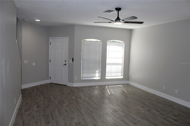 Foto del edificio - 16111 Stags Leap Dr
