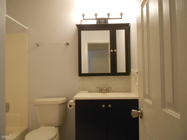 Foto del edificio - 1166 Booth Rd SW