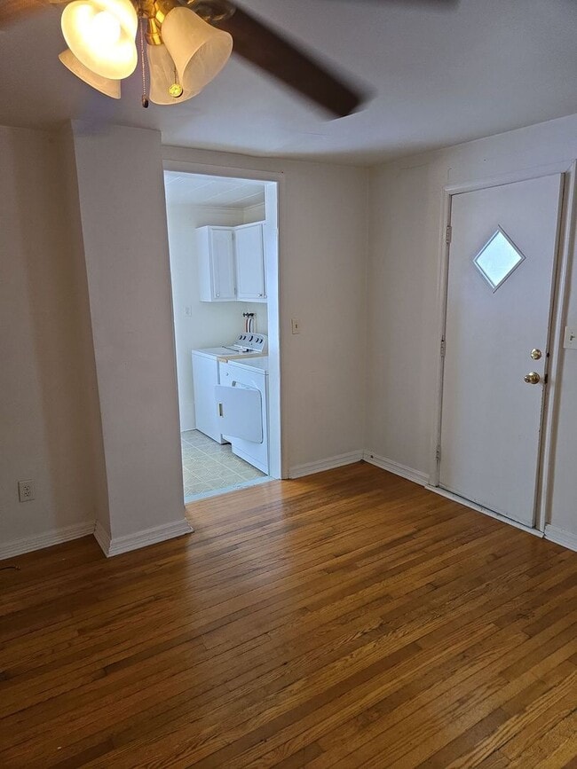 Building Photo - 115 S Potomac St