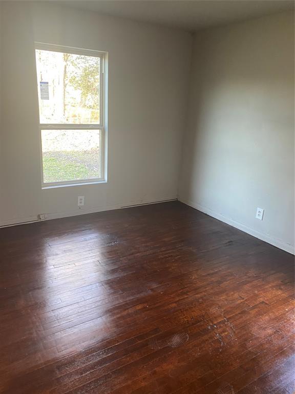 Foto del edificio - 5703 Lakefield Dr