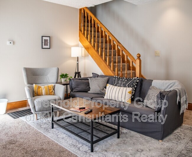 Foto del edificio - 1355-1357-1357 Dennison Ave