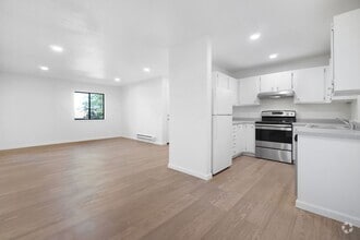 Building Photo - 2085 Highview Ct