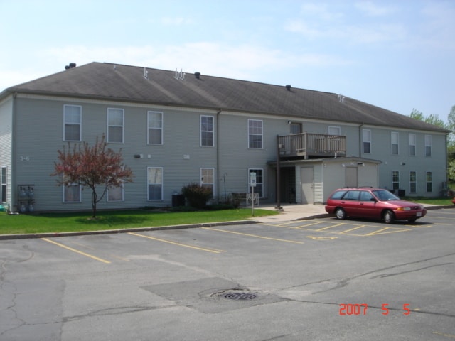 Building Photo - Hidden Glen