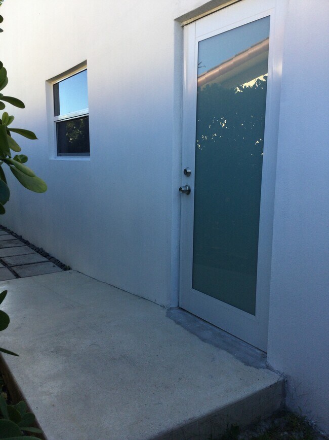 Entrada - 10255 SW 34th St