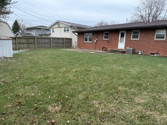 Foto del edificio - 2225 Yount St