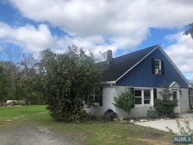 Building Photo - 183 Howells Turnpike