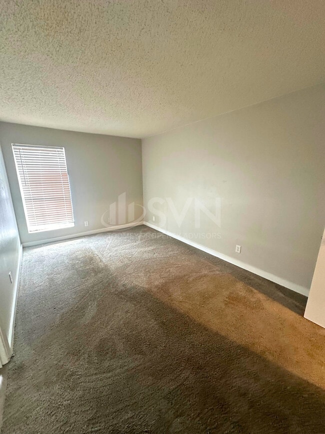 Building Photo - Shell Pointe Apartments
