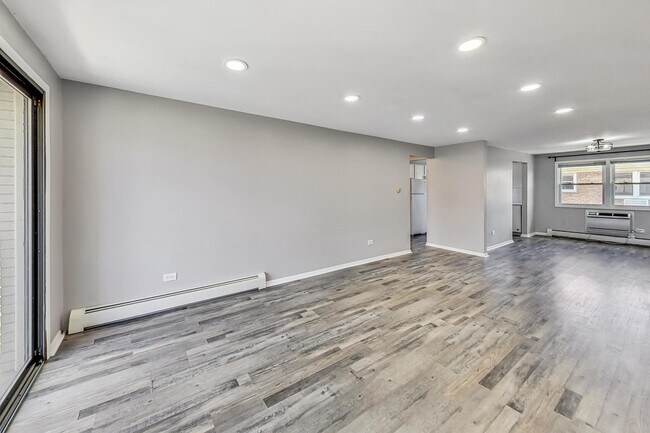 Building Photo - 6563 N Harlem Ave