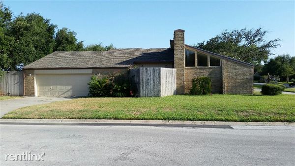 Building Photo - 716 Palm Valley Dr E
