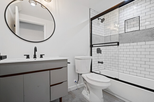 Baño 1 - 2318 W 2nd St