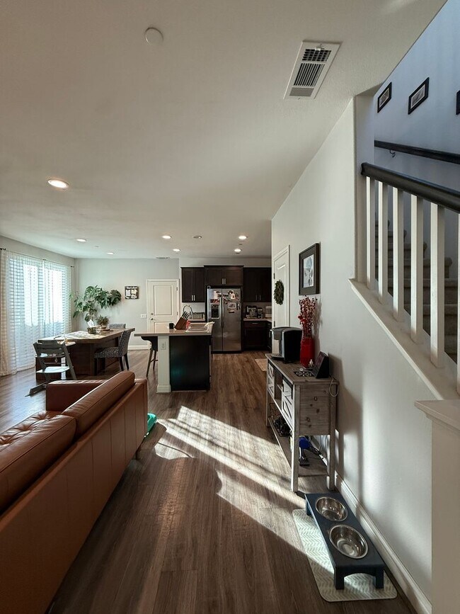 Foto del edificio - Beautiful Newer Two Story Home in the Gated Community of HG Gardens