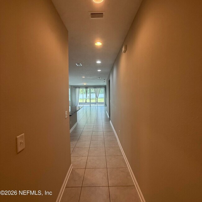 Foto del edificio - 5162 Sawmill Pt Wy