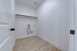 Building Photo - 5121 Southwind St