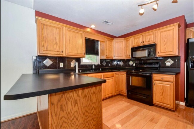 Foto del edificio - 5348 Cave Spring Ln
