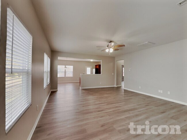 Building Photo - 75 Stratford Dr