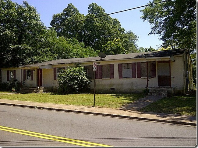 Building Photo - 1000 Belmont Ave