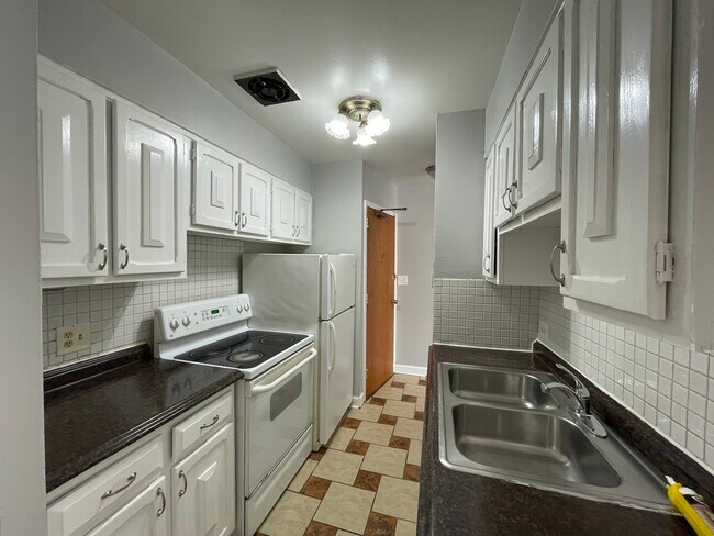 Foto del edificio - 5920 N Kenmore Ave