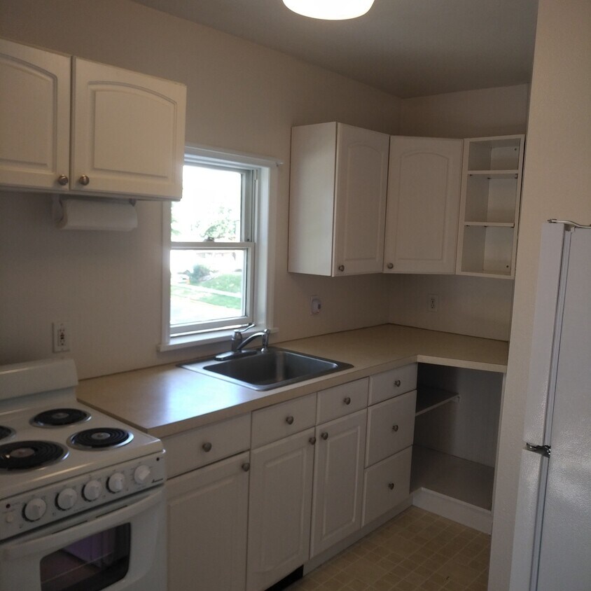 Kitchen - 305 2nd Ave