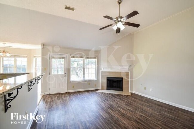 Foto del edificio - 4143 Ravenwood Dr N