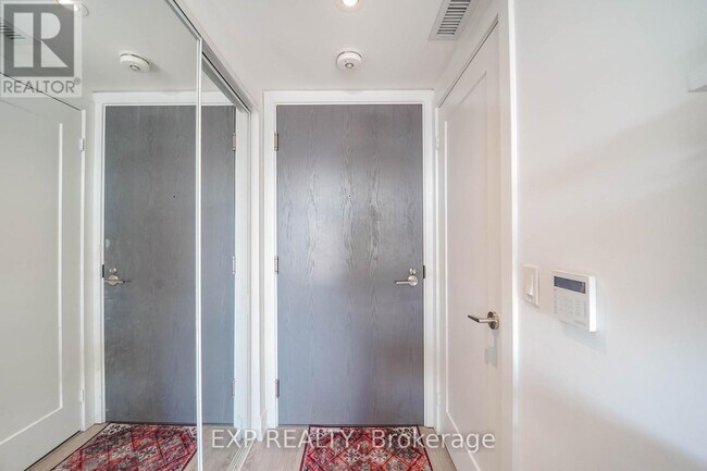 Photo du bâtiment - 7 Mabelle Ave